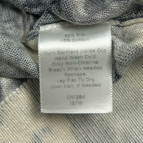 Talbots Floral Cardigan in Gray and Cream. Silk/Cotton Blend. Size Large. - Picture 5 of 6